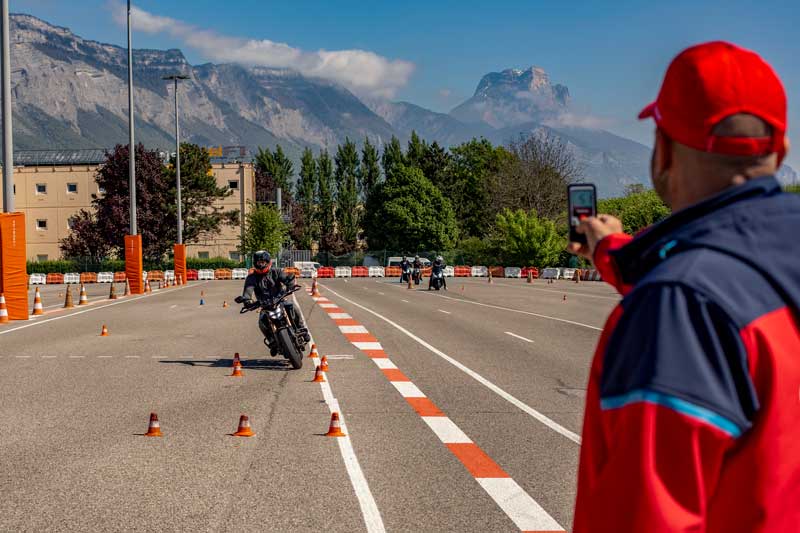 Hébergement hôtel pour stage moto Grenoble