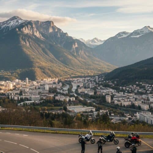 Vue de Grenoble et ses montagnes, à 30 minutes de Chambéry pour passer le permis moto chez Moto Conduite