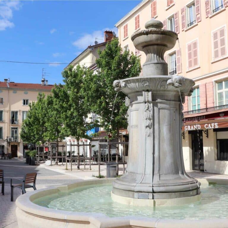 Route entre Bourgoin-Jallieu et Grenoble, à 45 minutes de Moto Conduite pour passer le permis moto